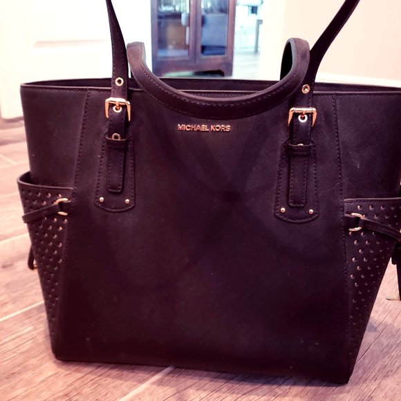 Michael Kors Handbags - Michael Kors Leather Signature Tote-Black